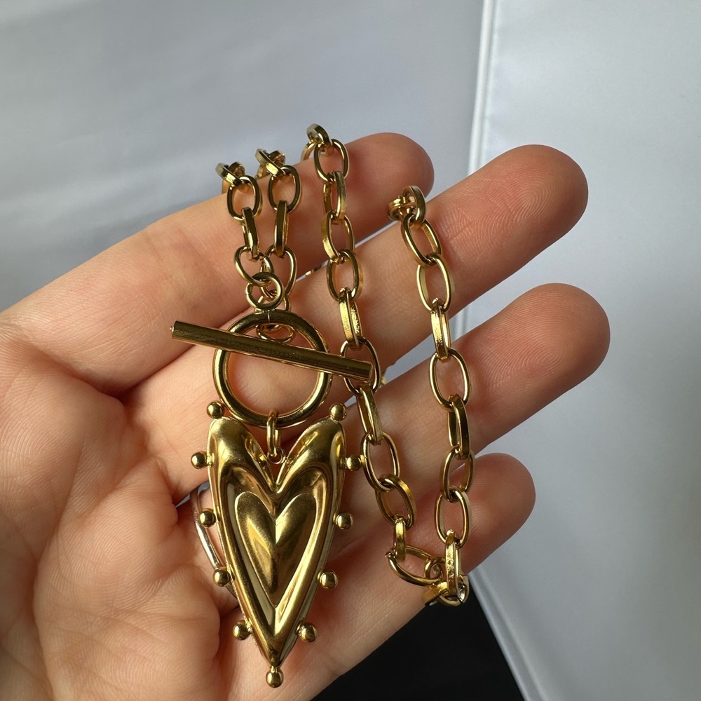 Anthropology chunky Gold Heart Pendant Necklace non-tarnished